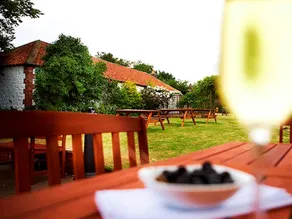 Ganton Greyhound Hotel - Image 5
