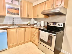 Cozy Rooms in Bright Walkout Suite - Newly Renovated in 2026 - Image 4
