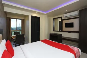 OYO Utwo Hotel - Image 2