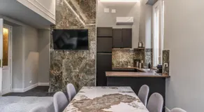 V E N E R E Villa Suites - Image 4
