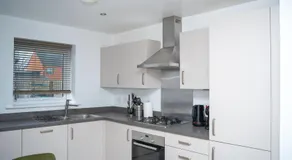 Modern 2BR Home in Manchester - Image 3