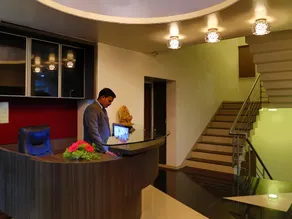 Hotel The Leaf - Image 2