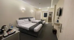 Hotel Royal Plaza - Image 2