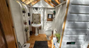 The Stabbin Cabin on Grant Island, Brantingham Lake - HotTub, Boat, Pet Friendly - Image 2