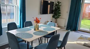 Cosy 3 Bedroom in Colchester, Stylish Stay for All - Image 3