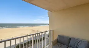 Oceanfront condo, ocean view and indoor pool - Image 5