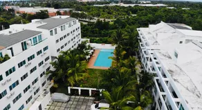 Sunny Caribbean Apartment with Pool - Image 4