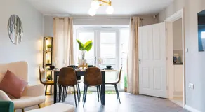 10 mins to Loughborough University -10 mins to Barrow Upon Soar - Spacious 3 Bed - 25 mins to Leicester- Min to Town Centre - Bradgate Park -Ideal for Families and Contractors - with Free Parking & Garden - Image 3