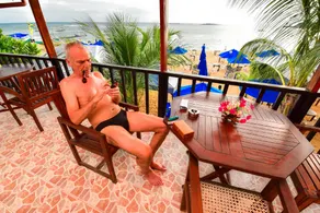 Peacock Beach Hotel Unawatuna - Image 5