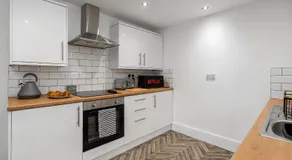 4bed Home - Free Parking, Wifi - Long Stays Welcome By Hinkley Homes Short Lets & Serviced Accommodation - Image 3
