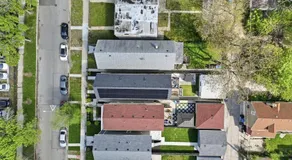 Black Chicago Gallery Solar 2BR Woodlawn Apartment - Image 5