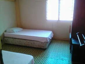 Mermaid & Unicorn Guesthouse - Image 2