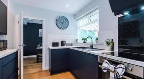 3 BDR House By Eason Stays Short Wythenshawe - Image 5