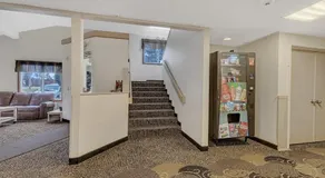 2 bedroom 5 minutes from Grand View - Image 5