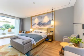 Gold Dragon Hotel - Image 2