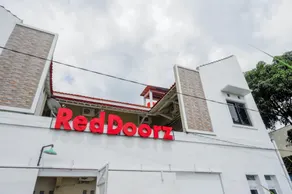 RedDoorz Syariah near UMS Solo - RSO Soeharso - Image 5