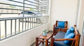 Elegance and comfort just five minutes from the airport - Image 4