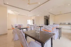 Treebo Raj Palace - Image 5