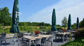 Vakantiehuis de Vennen in Vlagtwedde Parkeren voor de deur - Image 3