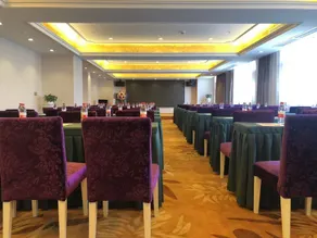 Vienna Hotel Wuhan Happy Valley Renhe Metro Station - Image 4