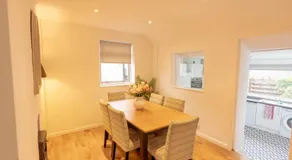 Spacious Home 10 mins to Airport & Braehead - Pass the Keys - Image 3