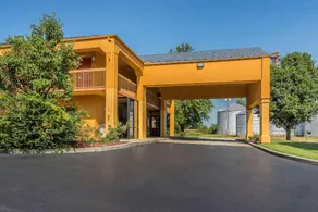 The Riverstone Hotel - Image 4