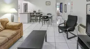 Richard's Motel - Image 2