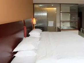 Shangri-La Paradise Hotel - Image 2