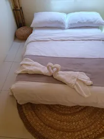 Hunter's Stylish 2BR Suite with Full Kitchen near SM North EDSA - Image 5
