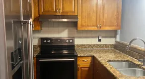 Cozy Haven with Premier Privacy 4 bedroom - Image 4