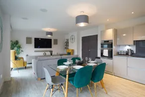 Serenity by the Water: 3-Bed London - Image 4