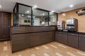 Travelodge by Wyndham South Hackensack - Image 2