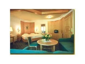 Hotel Neuhaus - Image 2