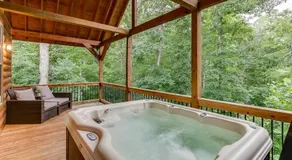 Perfect Couples Cabin w 2 Person Spa Bath - Image 3