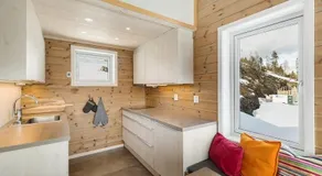 Tiny mountain cabin with a panoramic view - Image 5