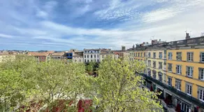 L'Aigle d'or - Vue cité médiévale - Image 3