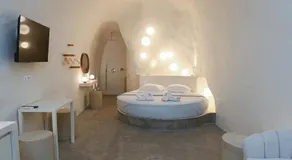 Naos Suites - Image 2