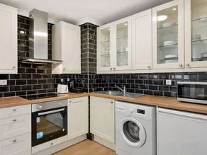 Sherborne Court - Image 3