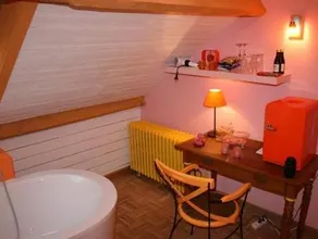 Full House Hotel - Image 5