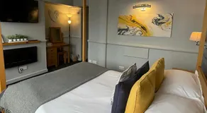 The White Hart Hotel Witham - Image 2