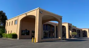 HomeLodge Newnan - Image 4
