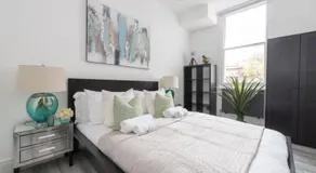 Modern 2BR 1BA in Trendy Notting Hill - Image 2