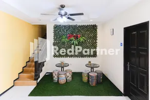 Dea Homestay Syariah at Kertomenanggal Surabaya Mitra RedDoorz - Image 5