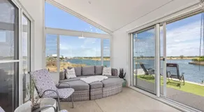 Pontoon Paradise - Waterfront Serenity in Geographe - Image 3