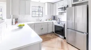 Walk to Notre Dame & Games & Concerts - 5BR-12 guests - Eddy St - Image 5