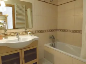 Seaside room in a Peniche townhouse featuring a private bathroom and shared access to the swimming pool and kitchen - Image 1