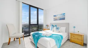 Stunning New 2 Bedrooms Apt Shopping & Parking - Image 2
