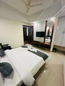 The Urban Villa - Image 2