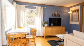 3 Bedroom Gardenside Downtown Home - Image 3
