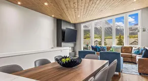 Luxury 4 BR Retreat with Hot Tub and epic mountain view - Image 3